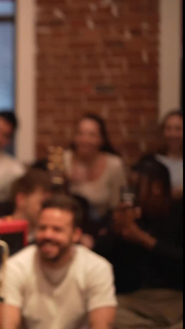 Live version of “I Adore You” is out now on YT (link in my bio)! A huge thank you to @33west.co for having me and for curating such a uniquely precious space 🫶
#jazzvocalist #jazzvoice #juilliard #nycjazz #jazzvocals