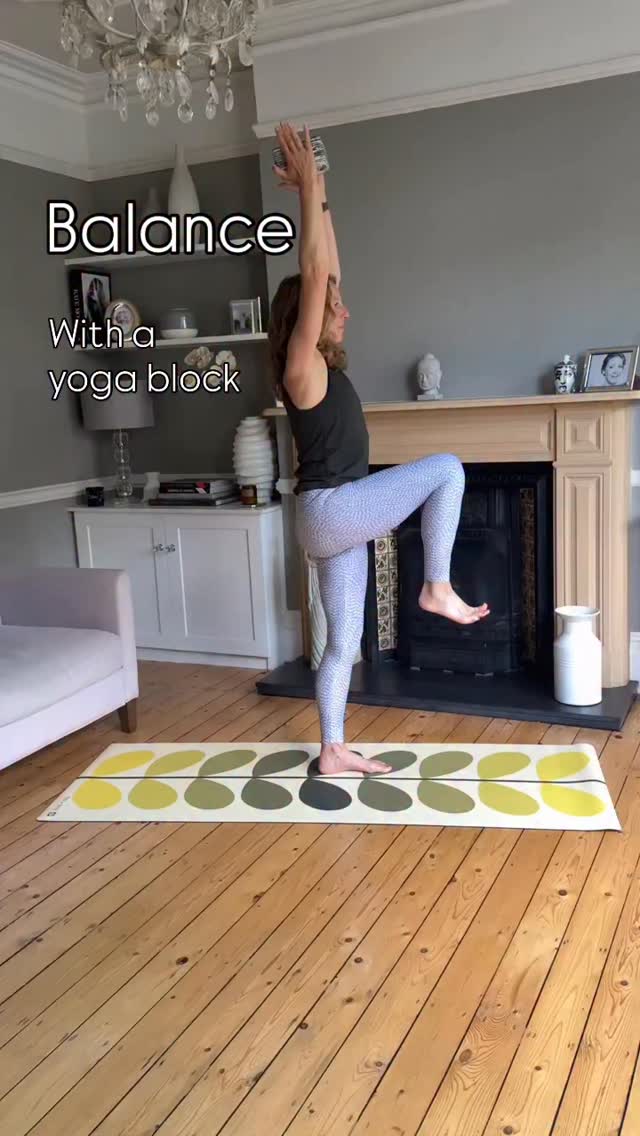 “Better than a thousand hollow words is one word that brings peace.” - Buddha
✨Grab a yoga block and challenge yourself with movement and balance.✨
This can be a great way to navigate overwhelm and feelings of sadness, anger, frustration which may be circling now.
Sometimes a restorative posture cocooned in blankets 💤 is needed, other times an engaging movement practice.
Root down, explore proprioception and be fully present. A pause comes in many forms!
@suzyreading @getfit_whit @jennirivett_fitness . Tag me if you try this.
Speak kindly to yourself and others. Words can be so powerful. ❤️ and go and follow @walkforpeace.usa
Shout out to @yogi.bare for the gorgeous matand block. More details in linktree.
#proprioception #movementmedicine #yogabalance #londonyogateacher #yogaforrunners