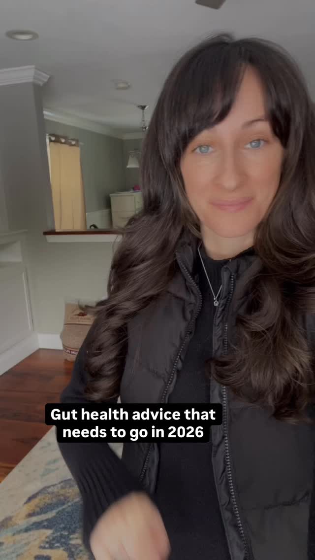 Let’s break these down real quickkkk:
🚫 “Your labs look normal, so you’re fine”
If you’re reading this, you’ve probably heard this before 😞 Normal labs don’t mean optimal digestion. And they definitely don’t explain why you feel like 💩 every day.
🚫 “Just go low-fat forever after gallbladder removal”
Low-fat is NOT a long-term solution. Temporarily yes but long-term, no. Your body still needs nourishment to function, digest, and feel human again. That’s where fats come in.
🚫 “Salads are healthy”
Yes but not when your digestion is already struggling. Raw veggies + weak digestion = bloating city for a lot of people.
🚫 “Take a food sensitivity test and cut everything out”
Randomly avoiding foods isn’t gut healing, it’s guesswork with a fancy and expensive label.
The bottom line my gutsters:
Gut healing isn’t about fear, restriction, or doing what TikTok says worked for someone else.
It’s about understanding your digestion, supporting your body properly (especially post-gallbladder), and using strategy instead of rules.
If you’re done collecting advice, want to get time back in your day and you’re ready for answers, you’re in the right place.
👉🏼 Comment “I’M IN” or DM me if you want to rebuild confidence in what you eat after gallbladder removal.
