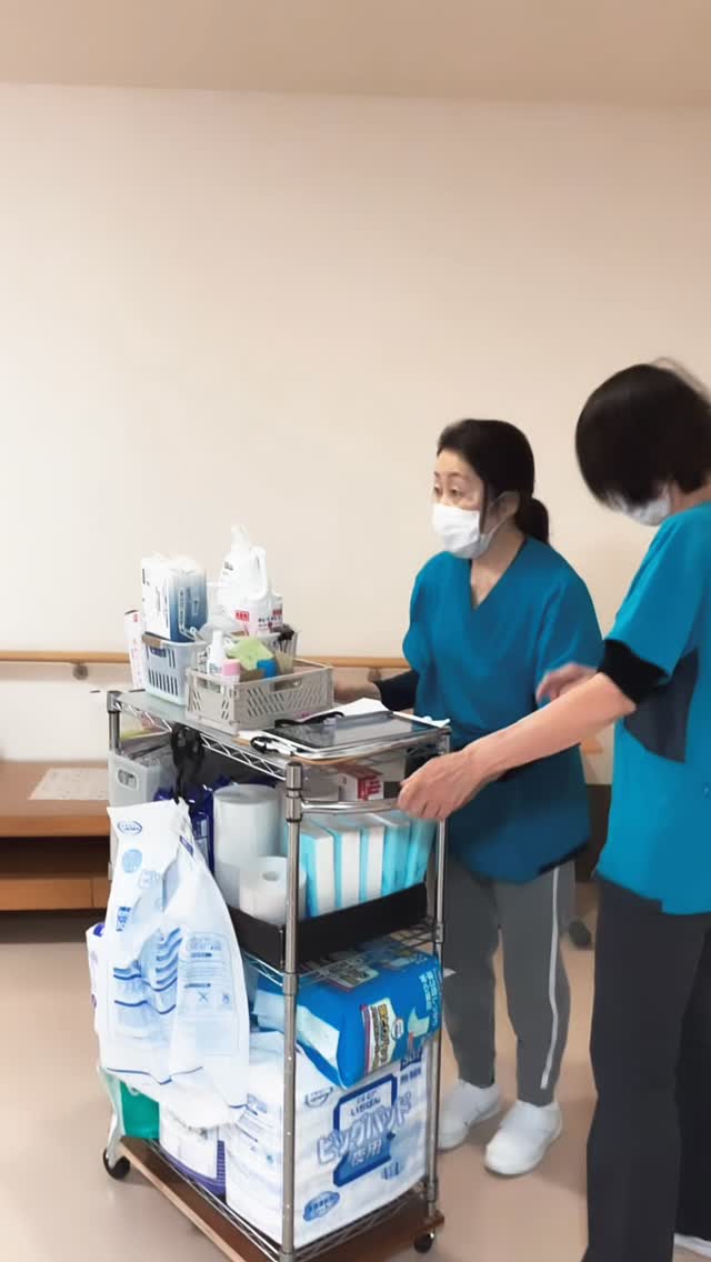 新しい仲間が増えました❗️
#蒲輪の里
#蒲輪の里西浜
#サービス付き高齢者向け住宅
#和歌山市
#介護スタッフ
\自由と安心の暮らしを届ける愉快な仲間達/
🍀訪問看護・住宅・リハビリ特化型デもイサービス
🍀私たちの日常や取り組みをお届け
↓採用情報はプロフィールリンクから✨↓
ょ
◯ 医療・介護・生活支援で心地よい毎日を
◯ 確かな連携体制と先輩スタッフのサポート
私たちと一緒に笑顔の輪を広げませんか?😊