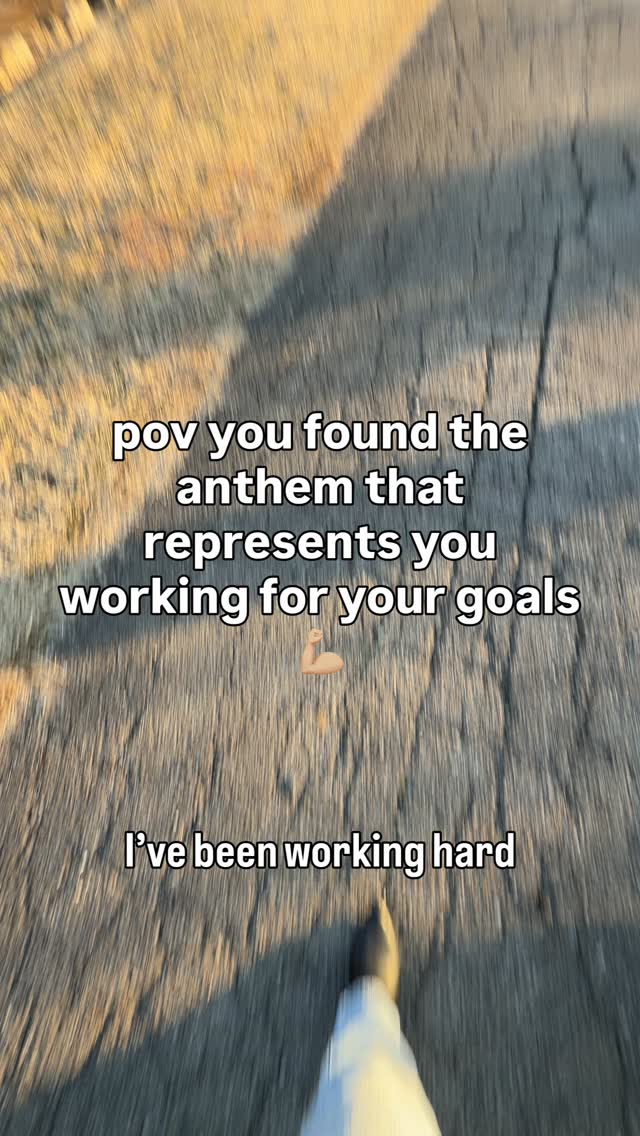 Who else is ringing in the new year still working hard?
#newyears #countrymusic #nashville #adreamrealized #independentartist