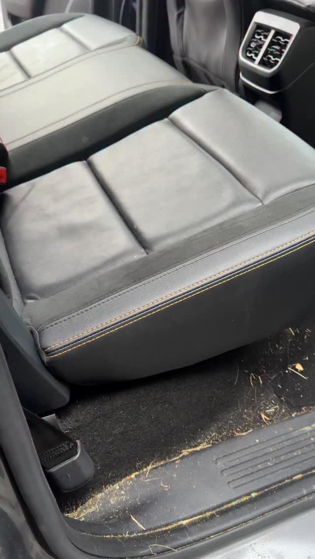 Cheap carpets used to be very hard to clean but with the right tools they are easy
It's not a setup every one can use but once you get it you will wish you got it sooner
#detailing #carcleaning #detailinglife