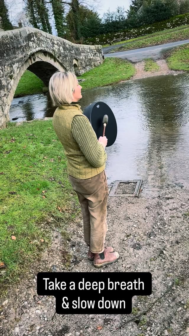 Pause for a moment 🪶
Let the drum beat guide you.
Shamanic drumming mirrors the heartbeat of the earth and the first rhythm we ever knew.
As the beat repeats, the mind softens, the body relaxes, and awareness drops inward.
The drum doesn’t take you anywhere.
It brings you back, to the earth, to the body, to yourself.
All you have to do is listen.
🥁Join our next Shamanic Sound Journey 🥁
Full Moon Shamanic Sound Journey with Blue Lotus
Tue 03 Mar | @whiteleafyurt at @oxmoorfarm
Under the full moon of renewal & quiet awakening, we’ll journey inward through the heartbeat of the shamanic drum & the gentle, heart-opening Blue Lotus tea. Sound vibrations support the letting go of old patterns, making space for small, meaningful shifts that plant seeds for spring.
Checkout link in bio for more details and other shamanic sound events 🌱
🪘🌿✨💗
#shamanicdrum #shamanic #poweranimal #buckinghamshire #thechilterns soundhealingmeditation