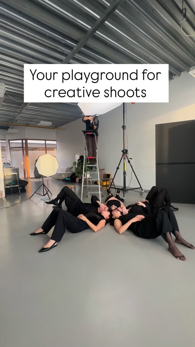 Not every shoot needs a luxury price tag, but the right space.
Panther studios is a creative playground for photographers want freedom, light and professional gear at an affordable price.
Bring your vision. We’ll handle the space.
#fotostudiohuren #fotostudioamsterdam #fotostudioamsterdamhuren #photographystudio #photographystudiorental