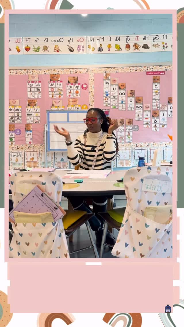 Substituting Initial Phonemes
Words used:
Sail → mail → pail → nail → wail
When scholars change just the first sound in sail to make mail, then pail, nail, and wail, they are practicing one of the most advanced phonemic awareness skills.
Substituting sounds teaches children that changing one sound changes the whole word.
This skill is critical for flexible decoding, spelling patterns, and reading unfamiliar words with confidence. 🔤🧠📖
#fyp #teacher #blackparents #blackteachersontiktok #Literacy