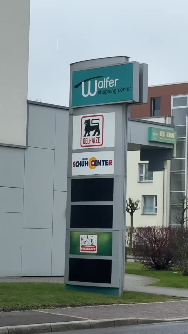 Chez Ryanhair à Walferdange, notre équipe vous accueille avec le sourire et met tout son savoir-faire au service de votre style✨💇🏻♀️
Passez nous voir et osez un nouveau look🥹✨
#walferdange #luxembourg #hairdresser #coiffure #balayage