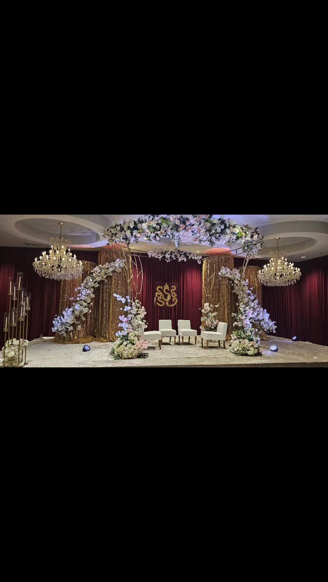 Allow me to present our new Mandap concept, "Open Flower."
#weddingdecor #southasianweddings #chicahoindianwedding #indianwedding