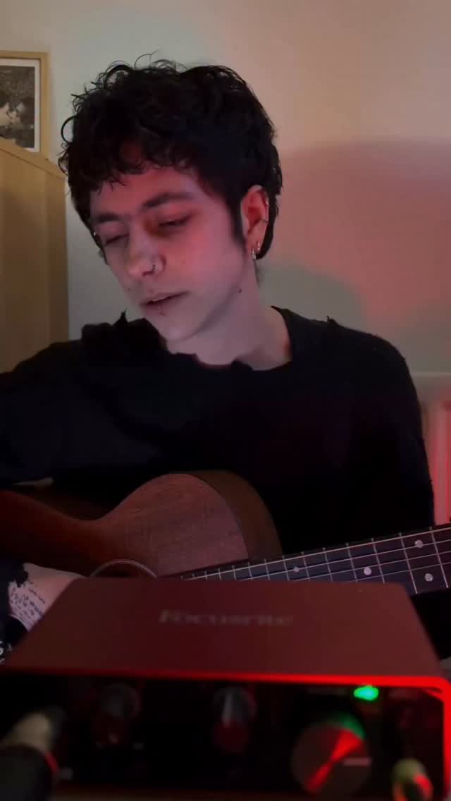 slipping through my fingers x
#abba #singersongwriter #acousticcover #indieartist