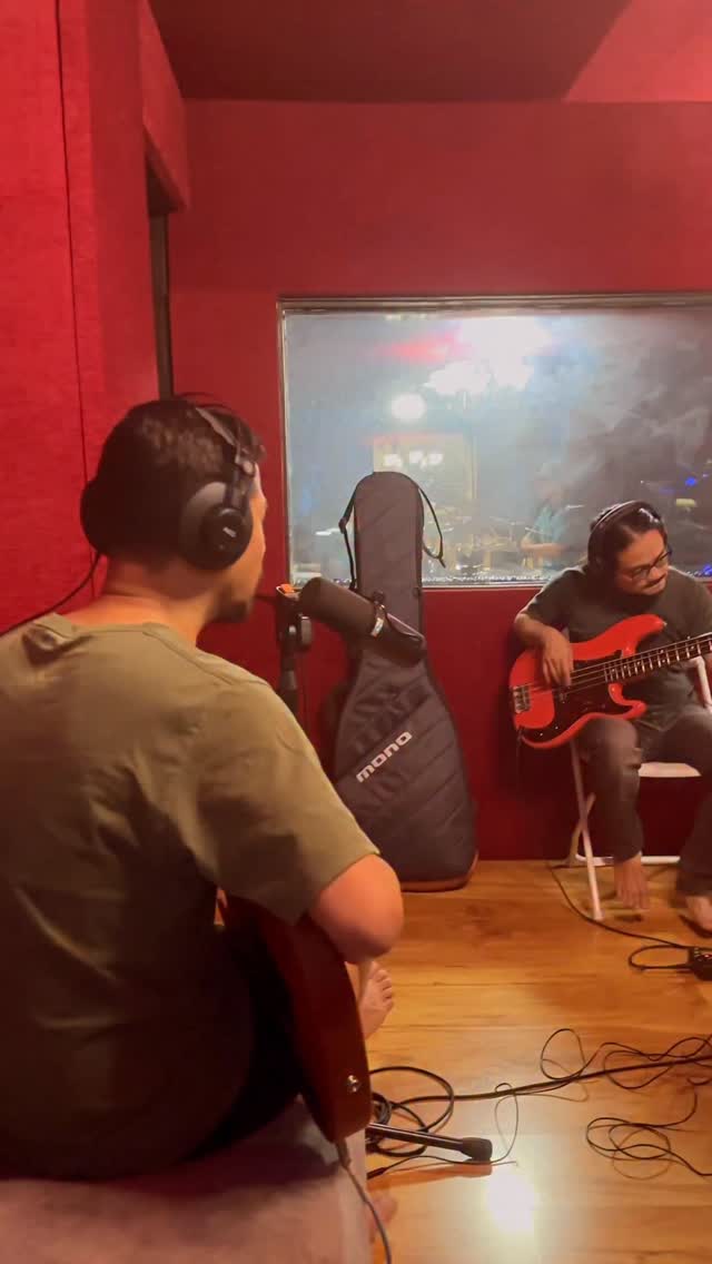 A clip from the studio sessions for ‘Lopchu ko Orali’ with @89rairaul on the bass, @shantanusudarshan on the drums and @guitarded.jon helping us engineer it. 🙏