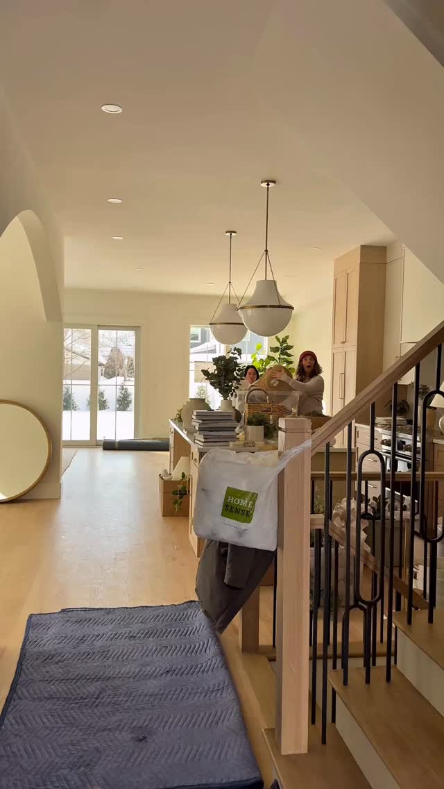 Editing our BTS like a reality TV show 🎥 because staging is 10% pretty and 90% “move this 2 inches” “should we switch the rug again?” “Do we have more accents on the truck?” LOL Come back to see what this beautiful home ended up looking like ✨
@fleethomesrealestate
#homestaging #behindthescenes #bostoninteriordesign #beforeandafter #interiorstyling