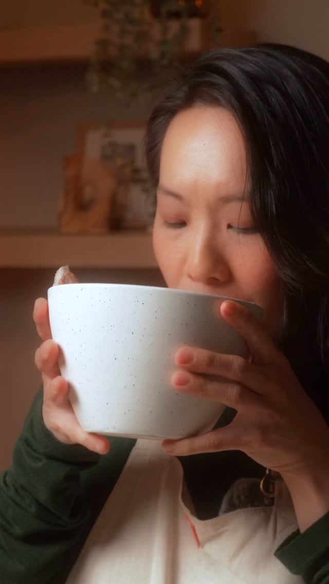 Had this soup while transiting through Taipei during an emotional 2024 move to the US and it genuinely steadied me.
It wasn’t a travel memory. More like a care memory.
Full Youtube 👉 evehappivore
Recipe 👉 happivore.substack.com
#thehappivorelife #soup #easyrecipes