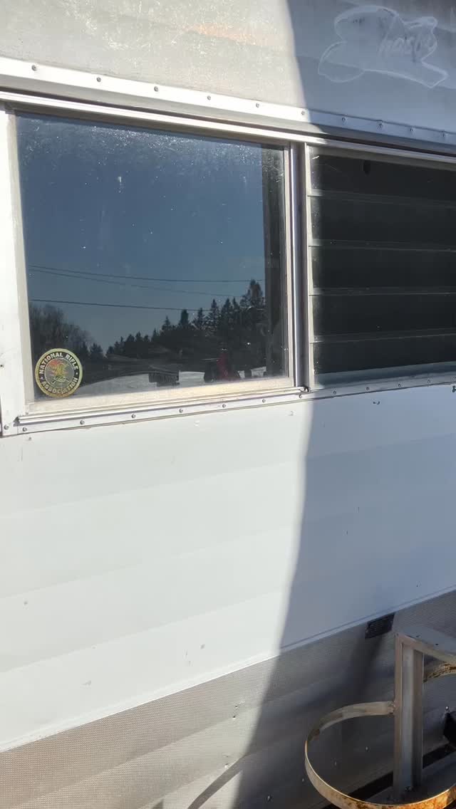 Getting closer! Fingers crossed winter projects work! Come see us on the 14th at @ebbandflowfiberarts
#trailer #popupstore #bluehillmaine #cutestore
