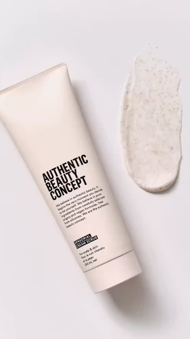 De Sensorial Cream Scrub 🥥
Een natuurlijke, vegan scrub voor hoofdhuid, lichaam en gezicht. Verwijdert zacht overtollige oliën, onzuiverheden en productresidu, verrijkt met coconutolie, vrij van siliconen, minerale oliën en parabenen.
Gebruik: masseer zacht in op hoofdhuid of huid vóór het wassen en spoel af.
Voordeel: een schone, frisse en gebalanceerde huid en haar dat verzorging beter opneemt voor een zichtbaar verzorgde, gezonde uitstraling.
#salonpalmav #palmav #authenticbeautyconcept #authenticbeautymovement #scrub