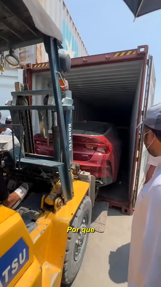 Por que esse aparelho encosta no carro? 🚗🧲
Não é truque.
É tecnologia.
Ele usa um ímã para medir a lataria
e identificar pintura, massa ou reparos escondidos.
Mudou a cor?
⚠️ Tem história aí.
Detalhe pequeno.
Informação gigante. 👀👏
👉 Curte se você não sabia
👉 Marca alguém que está pensando em comprar um carro 👇