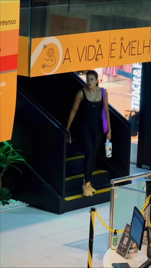 Se for pra ser flagrada na academia, que seja com estilo!
💪✨ O Macacão Essential é seu aliado perfeito para brilhar em cada treino!
#EstiloComPropósito #Trend