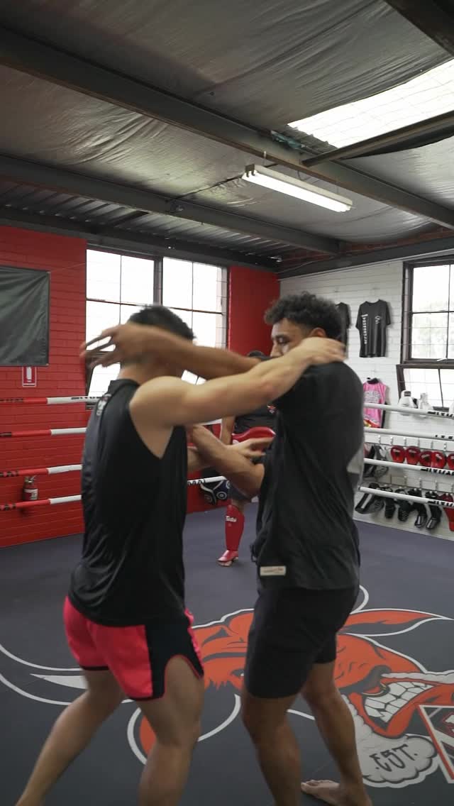 Ahhhh those Monday feels 😌… sometimes you’re the hammer, sometimes you’re the nail 🤪 #youngbullsgym #youngbullsmuaythai #unleashthebullwithin #youngbullsneverdie #weareyoungbullsgym