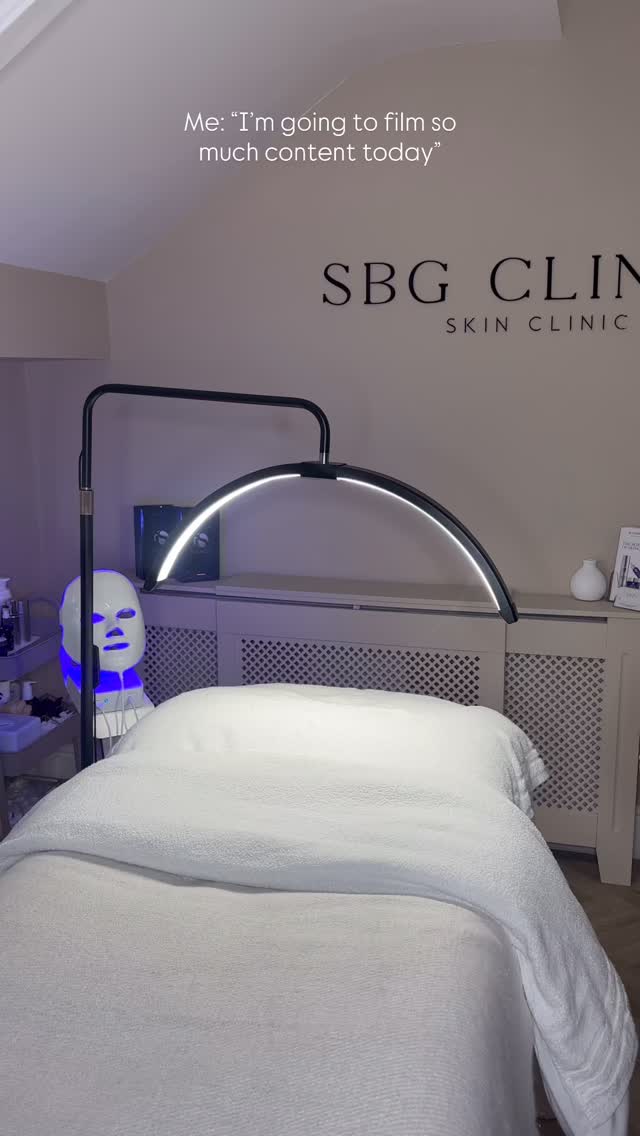 Trying to be a create content whilst trying to run your own business is HARD work😂🫶🏼
Any other of my beauty & aesthetic girlies feel the same??
#skinclinicmanchester #skinclinicaltrincham #contentcreater #glowingskin #skincaretips