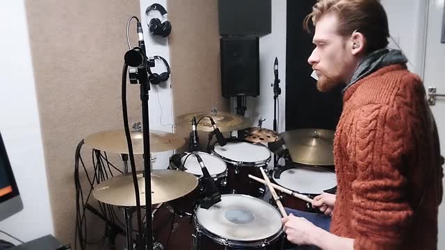 Recording day! Just been recording a new @razbanduk track!
Btw, just in case you didnt know, @razbanduk havevjust released a new music video, you can check it out by searching up "Razbanduk Sky" on youtube.
#drums #music #ukdrummer #recordingdrums #musician