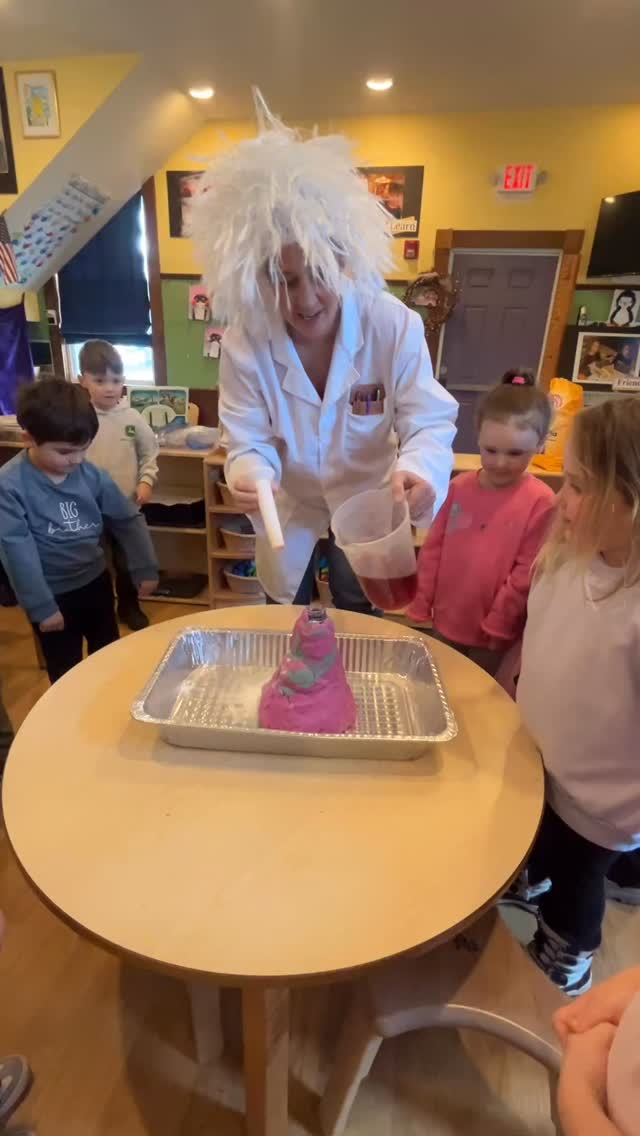 Dr. Beaker was back in the lab today to show us the explosive power of a classic chemical reaction between common household items. Whether it’s a lesson in geology or just an excuse to make a massive mess in the name of “research,” things were definitely heating up today! #foxhillschooldanvers #preschool #fhsyellowschool #drbeaker #preschoolscience