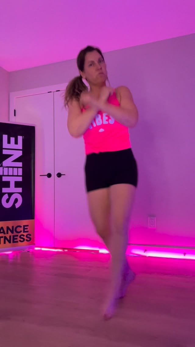 Where is my husband??? @raye
Whether you love this song (or not), this SHiNE choreo will make you a lover of this hit single ❤️❤️❤️
New February SHiNE choreo ✨
Med Intensity/ Med Complexity
Options always available
#february #shinedancefitness #raye #whereismyhusband #upbeatfitness