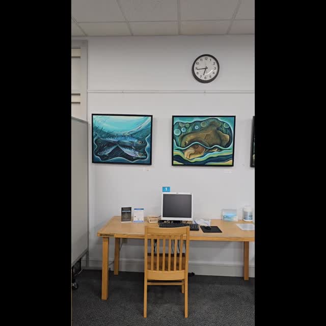 My solo show went up last week at the @rochesterpubliclibrarynh . The majority are pieces from the last several years, though a few new pieces and a few older ones are displayed as well. My theme continues to be consistent...that of the watery world! On view on the second floor from Feb. 2nd through the 28th.
🖌🖼📖
#nhartist #nhart #fishart #maineart