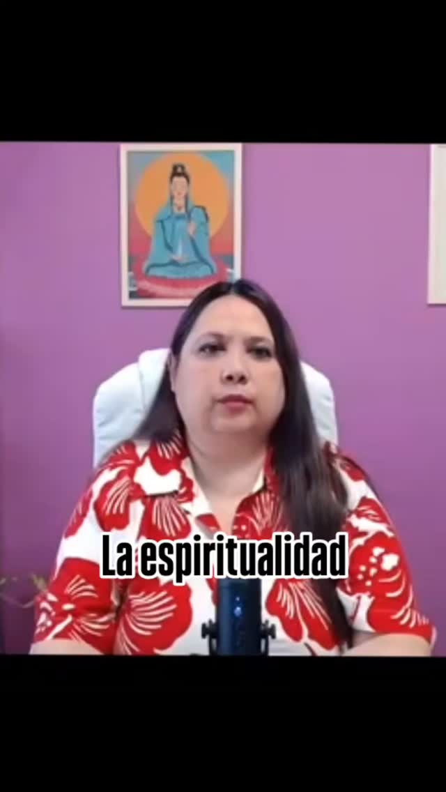 Ayer sellamos un portal que nos permitió recordar nuestro origen divino.
Desde agosto, caminamos juntos por las memorias de Lemuria, de la Atlantida, pleyades ,Sirio y Lyra, quitando los velos que nos impedían ver .
Hoy, el Despertar de la Consciencia Cósmica se vuelve piel, se vuelve acción y se vuelve presencia.
Gracias por haber tenido la valentía de mirar hacia arriba para encontrarse adentro.
Estamos aquí. Estamos siendo. Estamos recordando.