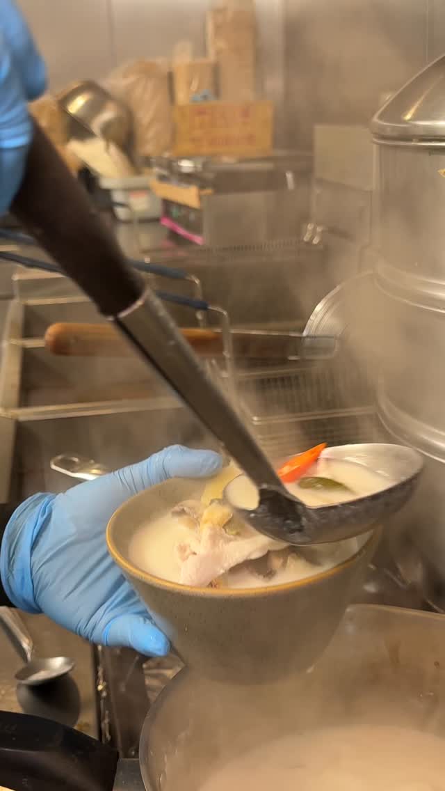 Traditional Thai soup 😋 - TOM KA COCONUT MILK SOUP 🍲
One of our starter specials for this quarter - a fragrant coconut milk soup with galangal, lemongrass, mushrooms, lime leaf gently spiced with herbs & chilli
Made fresh with ingredients imported from Thailand 🇹🇭
Use the link in our bio to book a table 🫶
#thaifood #noksthaistreetfood #bramhall #stockport #thaistreetfood