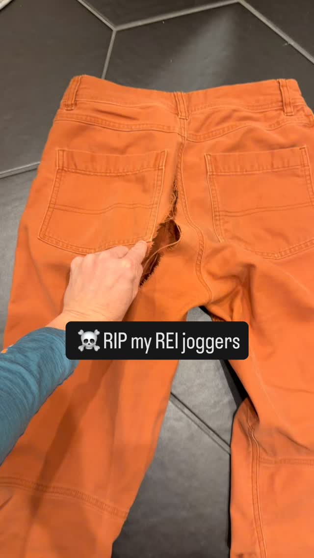 Mid-spot during a client’s heavy bench.
Full commitment — because that’s the job.
Client digging for that last rep.
Me doing my part.
My job: keep the client safe, supported and strong
The pants: absolutely done.
Bless the innocent bystanders 🫠