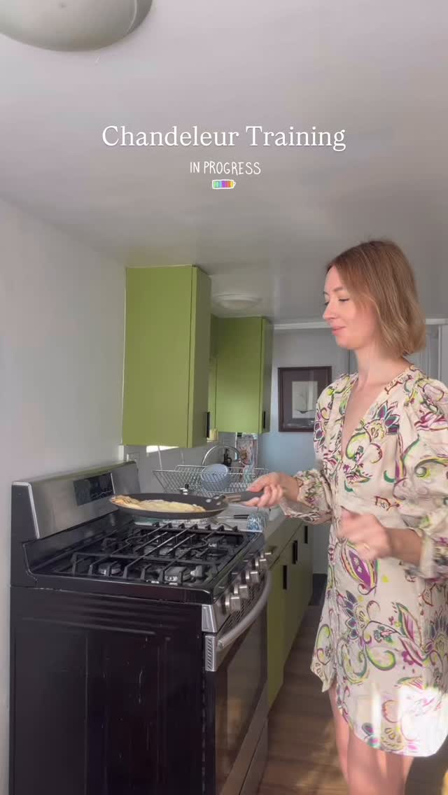 La Chandeleur is tomorrow 🇫🇷 practicing my crêpe skills 🤍 La Chandeleur is a French celebration on February where people traditionally make and eat crêpes 🥞
#chandeleur #frenchcrepes #crêpe #crepe