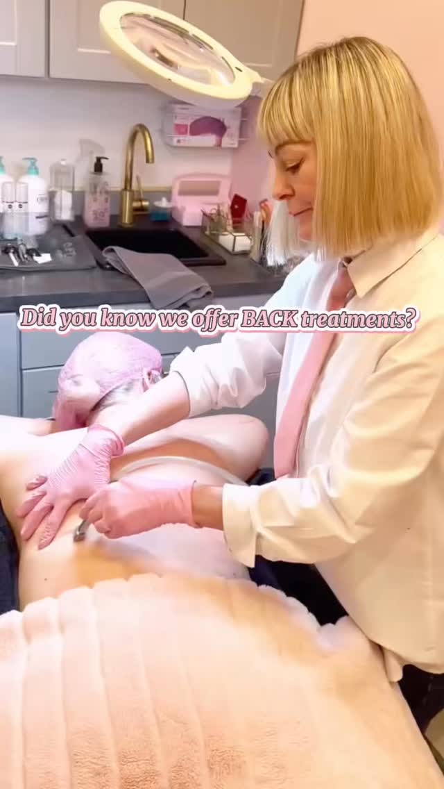 Did you know we offer back treatments?
Our body wand gently buffs away built-up dead skin helping to smooth and exfoliate! A perfect way to get rid of that dead dry Colorado skin
#denvermedspa #denveresthetician #esthetician #backfacial #microdermabrasion