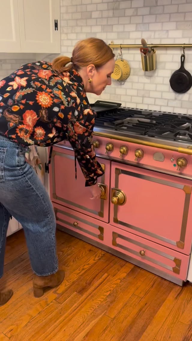 New life goals… Have a pink stove one day. 🩷🦩🌸💕