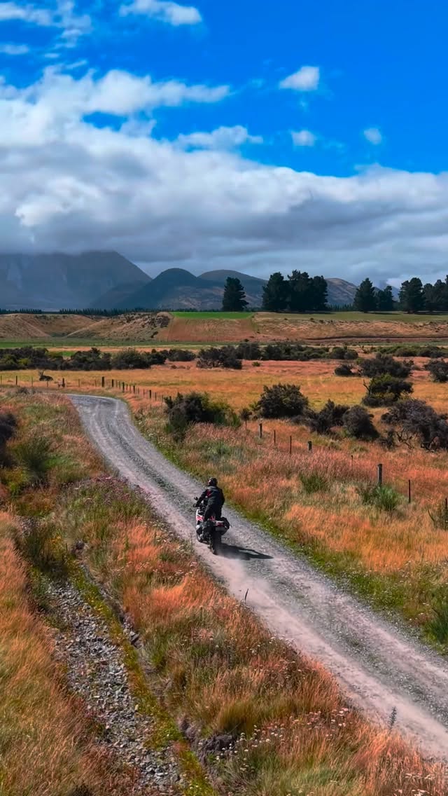 Man on a mission… in EPIC New Zealand! Don’t miss out – grab your spot now!
#ktm #newzealand #epic #motorcycle #advrider