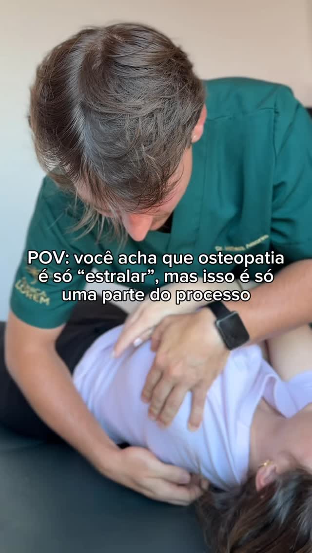 A osteopatia é uma abordagem de cuidado que avalia como o corpo funciona como um todo, articulações, músculos, movimentos, respiração e padrões do dia a dia.
Quando alguma região perde mobilidade, controle ou eficiência, o corpo começa a compensar.
Com o tempo, essas compensações afetam a forma como você se move, rende e se sente na rotina.
Aqui na Lorem, a osteopatia não é sobre um ponto isolado ou sobre “estalos”.
É sobre avaliar, interpretar e organizar o funcionamento do corpo para que ele trabalhe de forma mais eficiente, equilibrada e sustentável ao longo do tempo.
Se você quer entender como esse processo acontece na prática, clique no link da bio e agende uma avaliação.
📍 Rua José Eugênio Muller, 1079 – Itajaí
📞 (47) 99193-1511