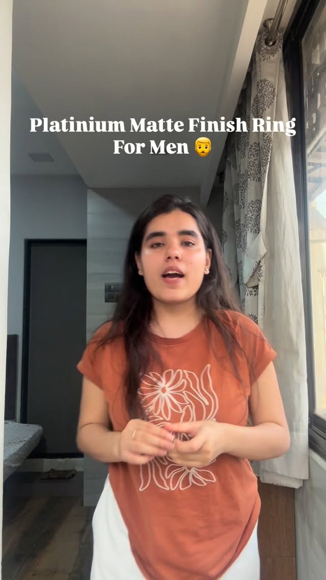 Matte platinum. No shine. All commitment.
( men engagement ring, platinium, matte finish,couple)
#MattePlatinum #MensEngagementRing #QuietLuxury #moderngroom