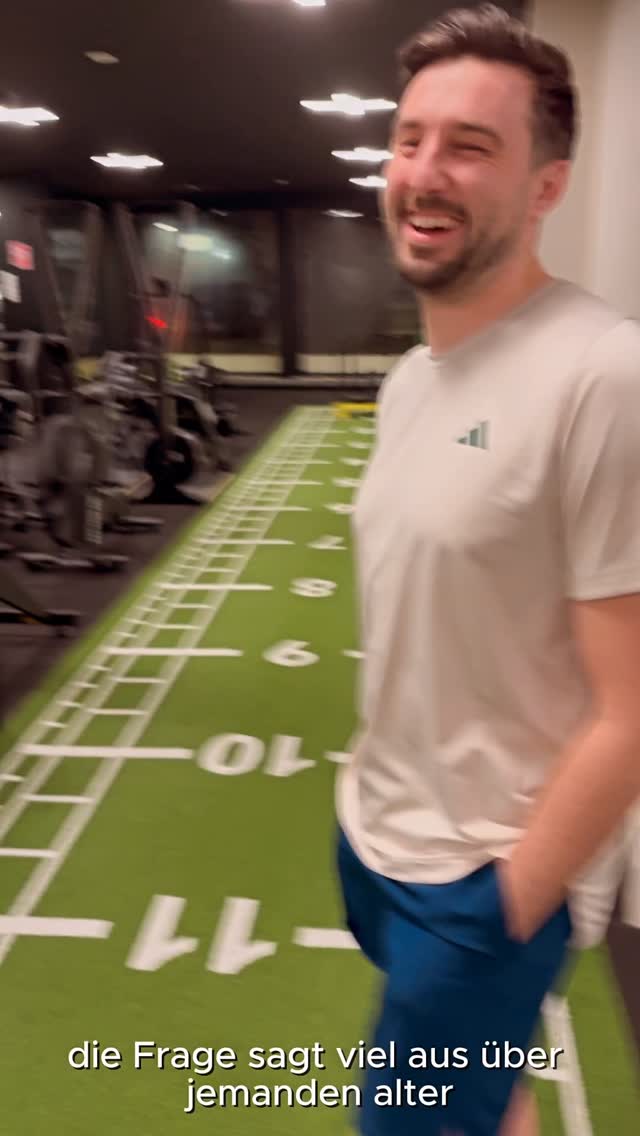 CARB RANKING 🍞🍝🥔🍚
1 = Beste
4 = 💀
Brot, Nudeln, Kartoffeln oder Reis –
wer auf die 1?
Unsere Qrew hat abgestimmt.
Dein Ranking? ⬇️
#fragederwoche #ranking #bremenviertel #gymfun #Qrew