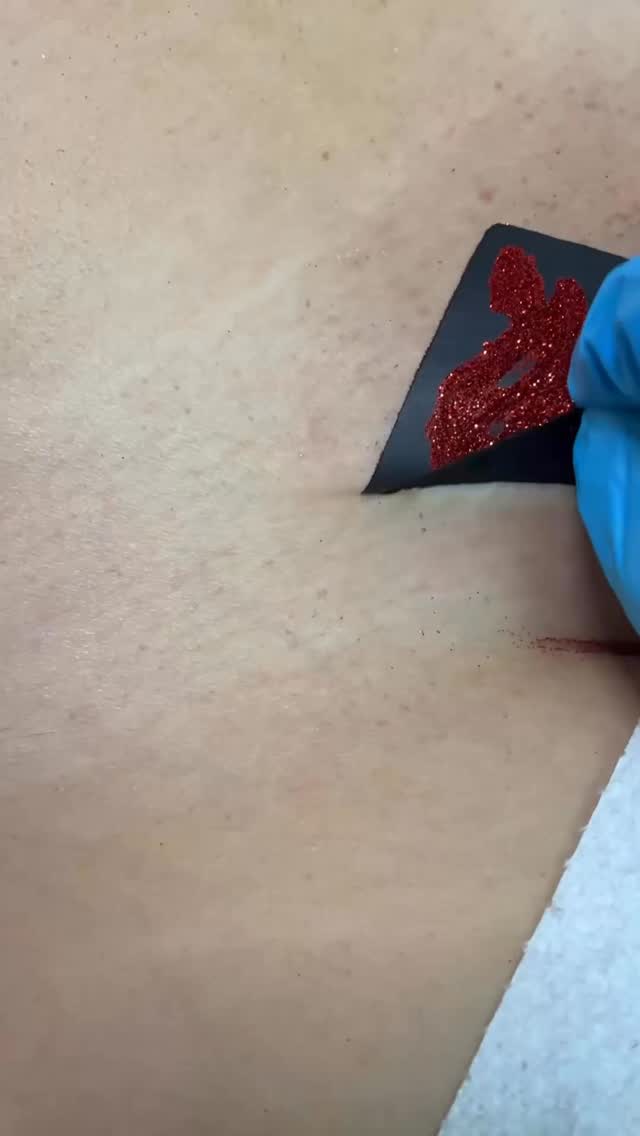 Glitter up!
Book today with Raleigh NC brazilian wax experts #raleighnc #raleighbrazilianwax