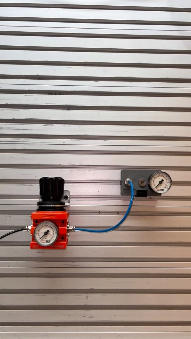 Basınç kontrolü, sistemin kalbidir.
Doğru ayarlanmış bir pnömatik regülatör, hem performansı artırır hem ekipmanı korur.
Bu videoda basınç ayarının ne kadar kolay ve net olduğunu gösteriyoruz.
Doğru basınç, doğru sonuç. 🔧⚙️
www.sematik.tr
#pnömatikregülatör
#endüstri
#endüstriyelürünler
#otomasyon
#sanayi