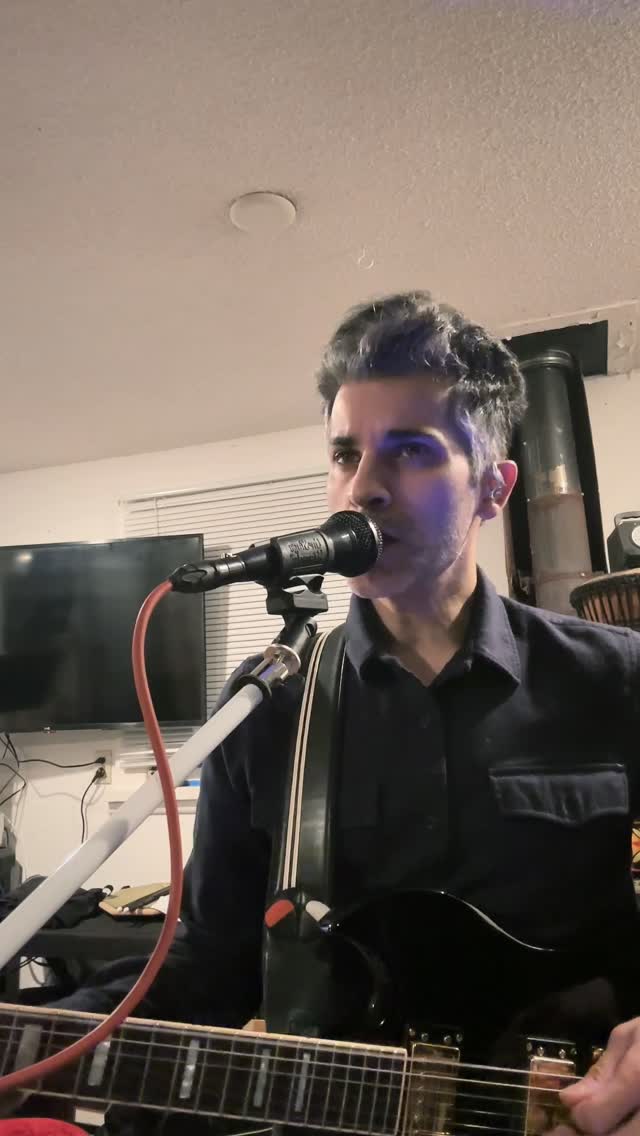 From zero to 100 in under a minute.
#rehearsals #guitarplayer #arabic #rock #seattle