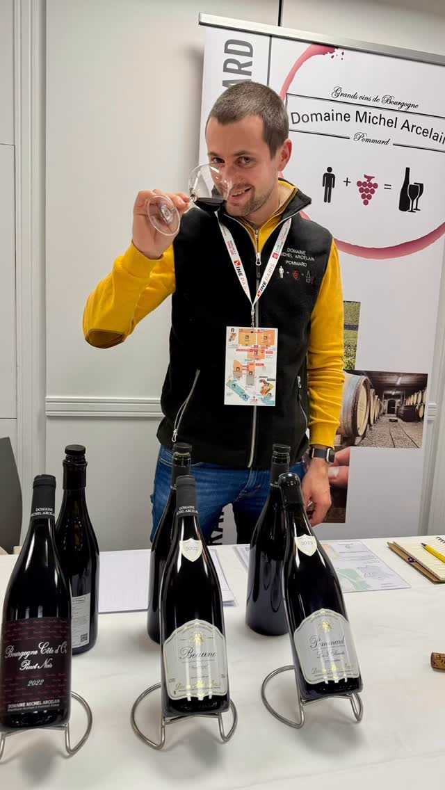 Nous sommes à Wine Paris avec Charlotte 🍷✨
Un salon international dédié aux professionnels du commerce du vin, où producteurs, importateurs, cavistes et passionnés du monde entier se rencontrent pour partager leur vision et leurs vins 🌍
Nous avons également eu le plaisir de participé à événement privé avec nos clients sur Paris 🍷
Un très beau temps d’échanges, de dégustation et de convivialité autour des vins du Domaine Michel Arcelain 🍇🍷
Heureux de faire rayonner Pommard et la Bourgogne à l’international 🇫🇷
#WineParis #Vin #WineBusiness #wineimporter #burgundywine