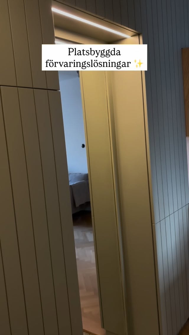 Ett urval av våra platsbyggda förvaringslösningar ✨
Vi skissar, designar och platsbygger lösningar som anpassas efter ditt hem, dina behov och din budget 🤝
Vad vill du platsbygga hemma?
Hör av dig till oss!
📞 08-541 350 71
📧 info@wolfbuilder.se