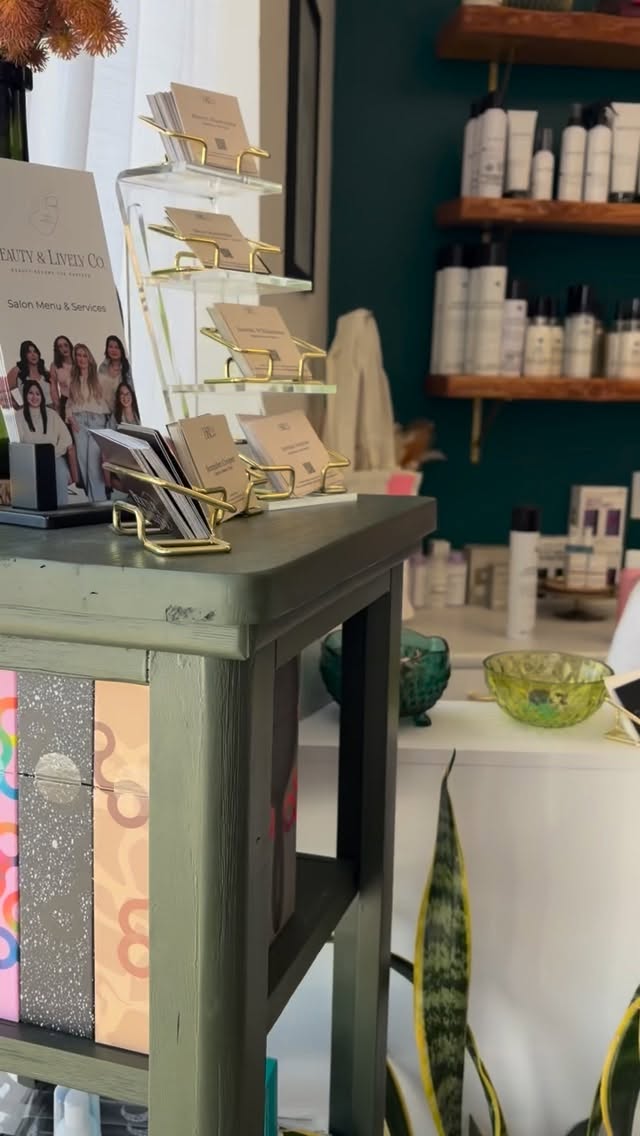 We know there’s some much-needed catching up to do at this appointment.
Consider us emotionally clocked in.
#beautyandlivelyco #beautysalon #hairstylistofinstagram #salonlife #whathappensinthesalonstaysinthesalon