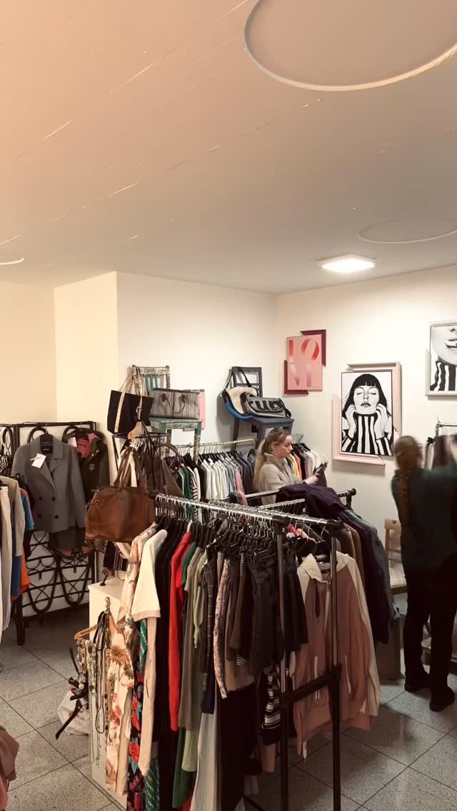 Goodbye Winter, hello Spring 🌼 Wir haben umgerüstet – komm vorbei und entdecke neue Lieblingsteile ✨
#lebensart #secondhand #upcycling #kloten #kleidung