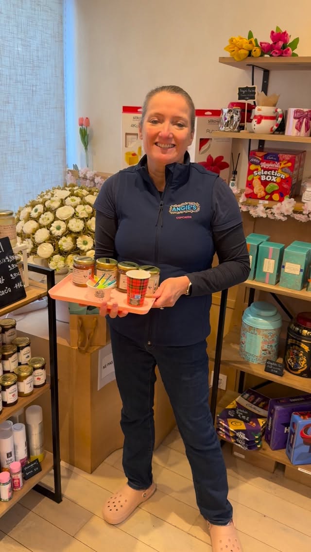 Angie’s Cupcakes 💐🧁
43 rue du Chemin de Fer, Lagny sur Marne
Gare : ligne P Lagny Thorigny ( Gare de l’Est / Meaux)
Parking du cinéma et Tanneurs : 1hr gratuit
Depuis Disney bus 2223 ou Val d’Europe: bus 2220
#angiescupcakes77 #pâtisserieartisanale #madeiniledefrance #cupcakesfleurs @lagnycommerces