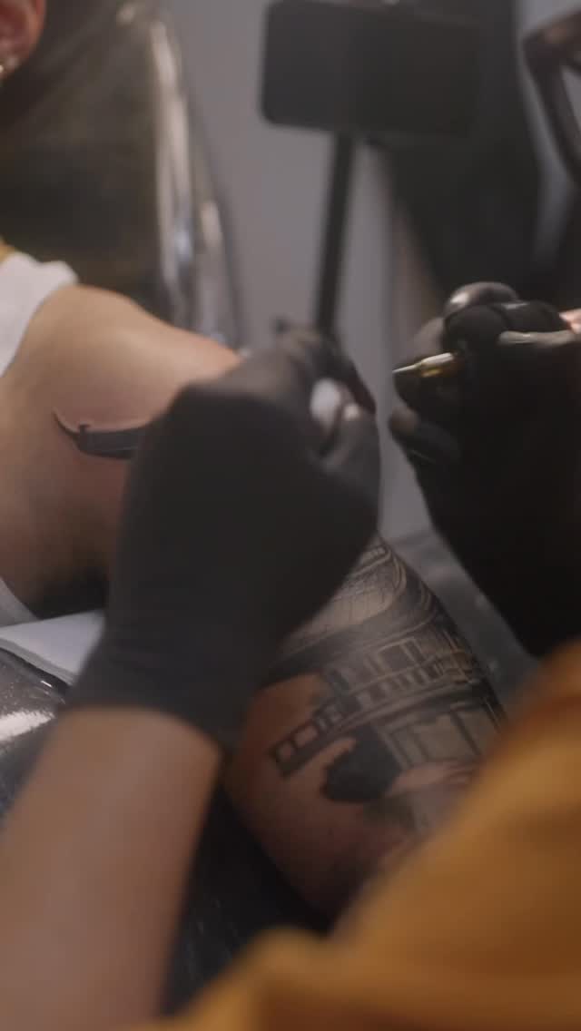 Yesterday at the best place to get tattooed @select.tattoo
@dc.aart @ethan_t_bowen @horihotdog @cheeseburgerchampion @justbrandd