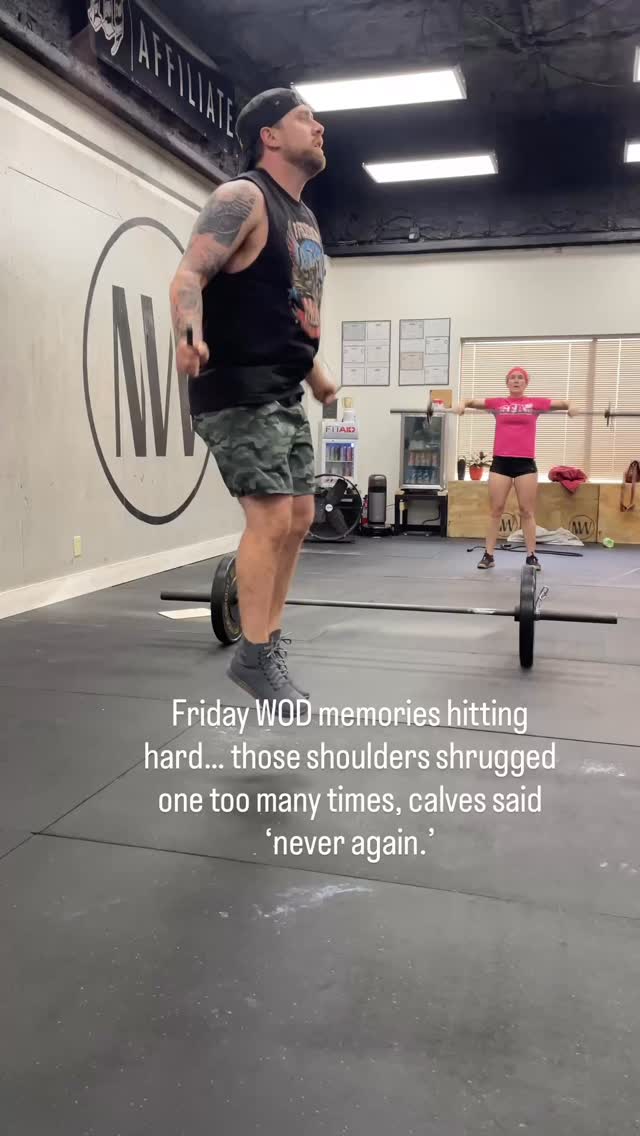 POV: Youâre in every CrossFit class this week đ„ Survived Fridayâs WOD? Barely. Calves & shoulders: âWeâre recovering⊠slowly.â But the energy here? Electric. Come join the chaos! đ„ #CrossFitnarroway#WODHighlights #PushLimits