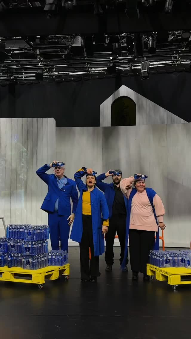 Backstage από τα γυρίσματα της «αθανασίας», ενώ μετράμε αντίστροφα για την πρεμιέρα 9/2
_____________________________________________________
«αθανασία»
.
Το νέο έργο της @maistralinefeli,σε σκηνοθεσία @thanasiszeritis εμπνέεται από τον βίο και την πολιτεία της πολυσυζητημένης «Αγίας» Αθανασίας του Αιγάλεω, το πολύκροτο σκάνδαλο του «Θαυματουργού νερού» του Γ. Καματερού που «γιατρεύει» τον καρκίνο, καθώς και τη λειτουργία του ίδιου του Μεσσιανισμού, ως κοινωνικού φαινομένου.
.
Από 📅 9/2
📍 @vasilakou_theater
🎫 @more.com_greece
___________________________________________________
Με την @ellitringou
Και τους: @thanasisvlavianos, Ευαγγελία Καρακατσάνη,@eirini_boudali, @nousis_giorgos, Αλέξανδρο Τούντα
.
🎭ΣΥΝΤΕΛΕΣΤΕΣ
Κείμενο - Στίχοι: @maistralinefeli
Σκηνοθεσία: @thanasiszeritis
Σκηνικά - Κοστούμια: @georgia_bourda
Video art: @a_koutsianikoulis
Εικαστικές συνθέσεις: @giorgio_bounias
Μουσική σύνθεση: @eratokrem
Κίνηση: Σεσίλ Μικρούτσικου
Σχεδιασμός φωτισμών: Σάκης Μπιρμπίλης
Βοηθός σκηνοθέτη: @eleni_tsimprikidou
Φωτογραφίες: @elinanophoto
Trailers: @a_koutsianikoulis
Makeup Artist: @roulalianou
Γραφιστικές προσαρμογές: @indigo_creative_gr
Διεύθυνση Επικοινωνίας & Δημοσίων Σχέσεων: @olgapavlatou
Social Media: @popcommunications
Παραγωγή: @prime_entertainment_gr
.
#athanasia #comingsoon #theater primeentertainmen