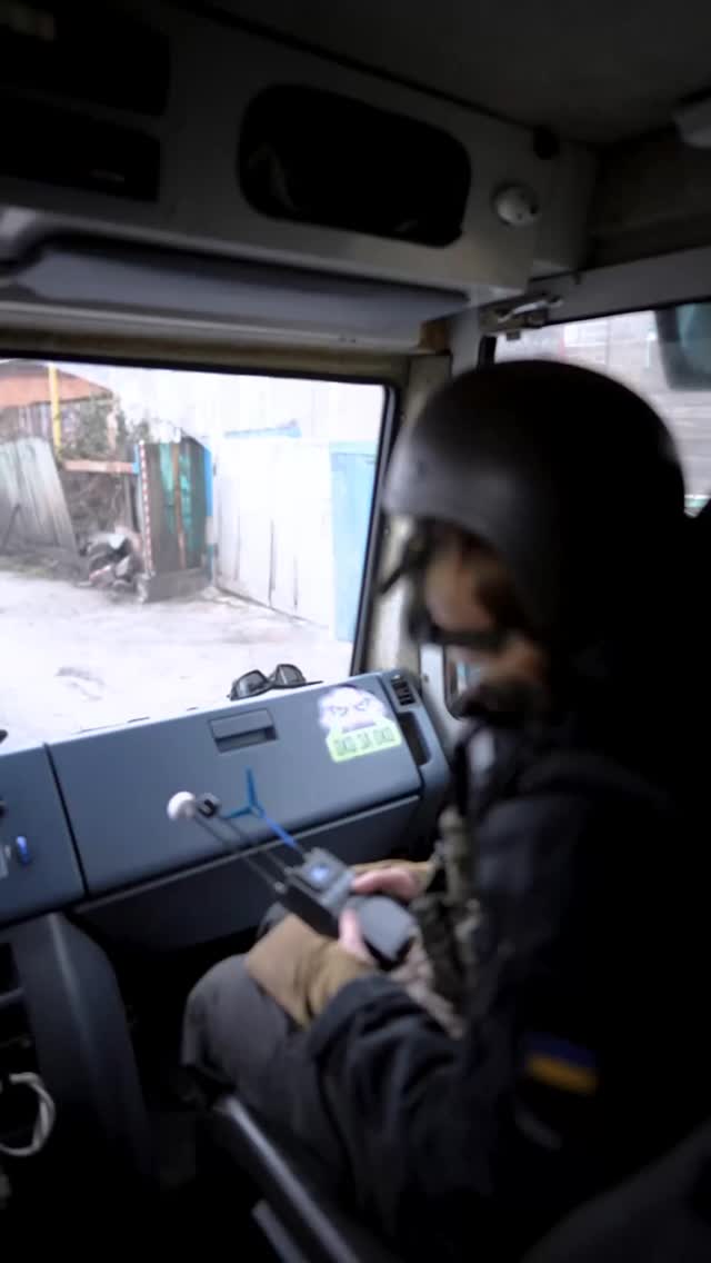 The situation in Druzhkivka is getting worse every day. People are losing access to food, water, and medical care and rely on us to evacuate them.
Leaving means abandoning everything, knowing they may never return.
But we can‘t do this alone, please consider donating
#Evacuations#civilianevacuation#donbas#volunteer#ukraine