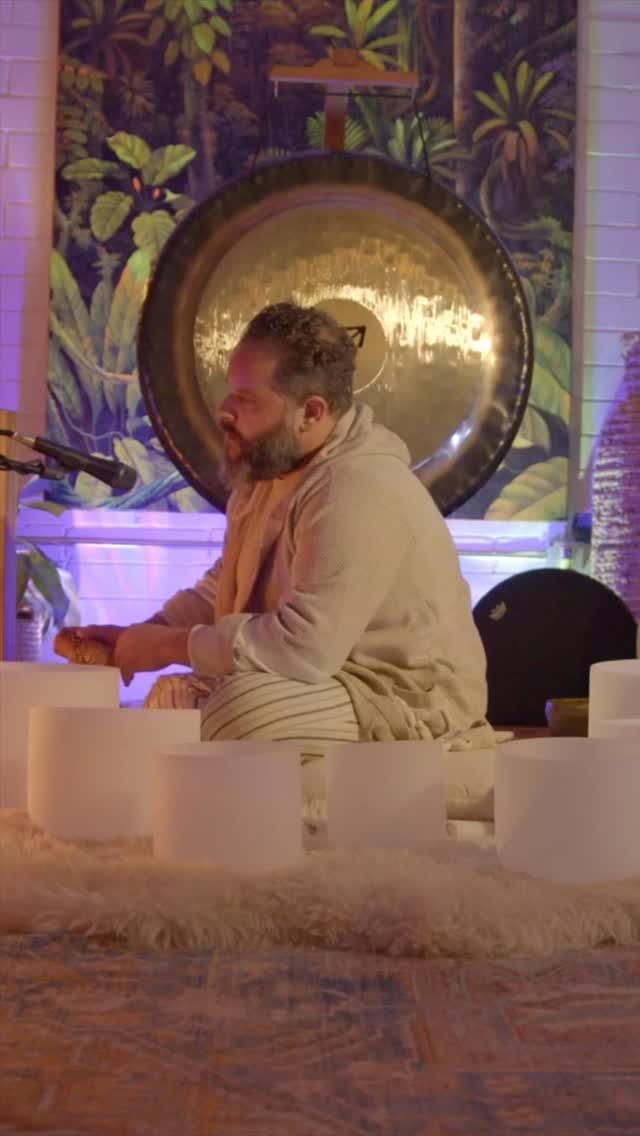 A brief moment of stillness.
Gong Man weaves natural birdsong with subtle gong resonance, creating a grounding soundscape inspired by the Amazon that feels organic, alive, and restorative. This short is designed to calm the nervous system, reset your breath, and reconnect you with the natural rhythm of the Earth.
Close your eyes. Listen softly. Let nature lead.
And remember, the (((GONG))) is always with you.
#meditation #soundbath #yoga #thegongman #somaticsoundtherapy