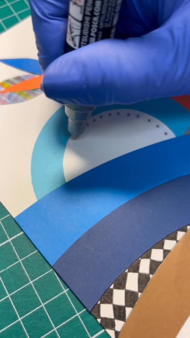 Arte e autocuidado.
Às vezes, tudo o que a mente precisa é de um instante de pausa.
Um ponto de cada vez.
Um gesto simples.
Arte também é autocuidado.
Você já experimentou criar só para se sentir melhor?
#arte #colagem #presentecriativo #saudemental