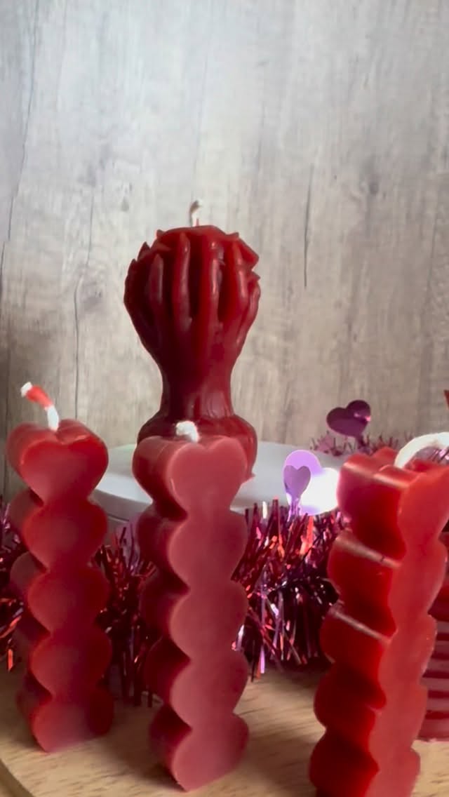 Whether your celebrating or cleansing we have you covered this Valentines Day! Let us help you create a custom candle package perfect no matter your celebrating!
#valentinesday #supportlocal #galentinesnight